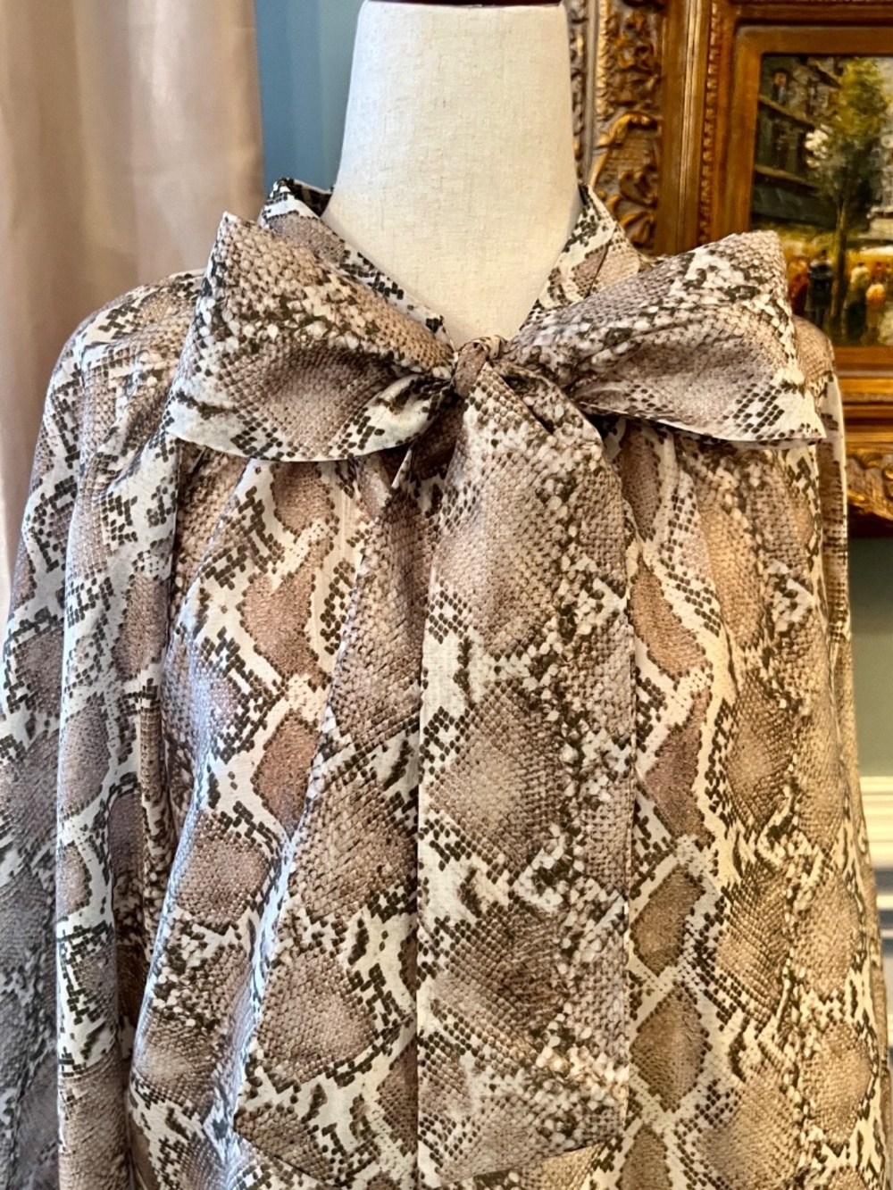 NWOT Bailey 44 Python Snake Print Bow Neck Blouse Shirt Top Size LARGE - Picture 5 of 8